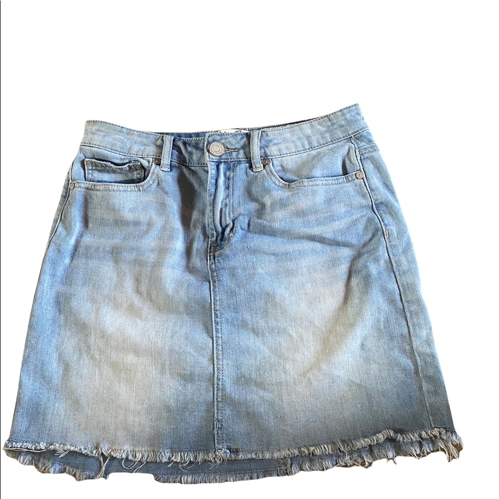Indigo Rein Light Wash‎ Raw Edge Skirt Size 5 Denim Jean